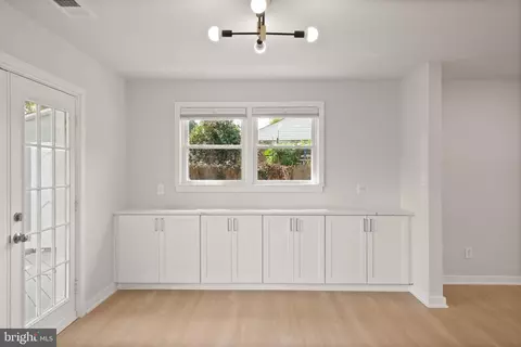 Entry Way - 5803 Hanover Ave, Springfield, VA 22150 photo 2 of 8