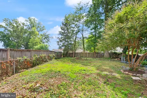 Exterior - 5803 Hanover Ave, Springfield, VA 22150 photo 8 of 10
