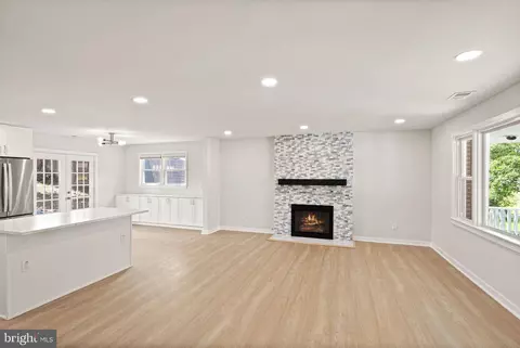 Living - 5803 Hanover Ave, Springfield, VA 22150 photo 3 of 5