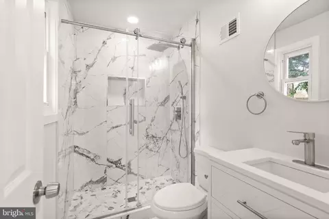 Bath - 5803 Hanover Ave, Springfield, VA 22150 photo 2 of 7