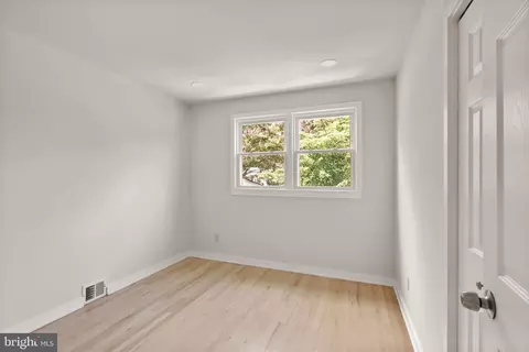 Bedroom - 5803 Hanover Ave, Springfield, VA 22150 photo 6 of 9