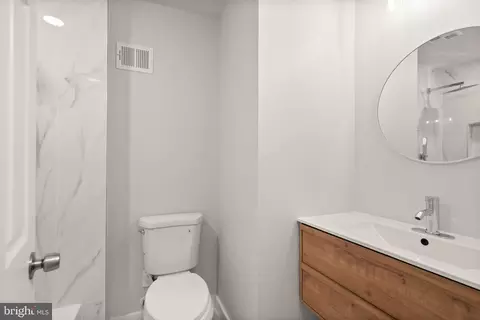 Bath - 5803 Hanover Ave, Springfield, VA 22150 photo 4 of 7