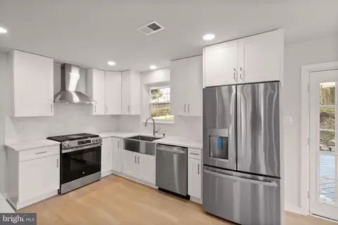Kitchen - 5803 Hanover Ave, Springfield, VA 22150 photo 1 of 1