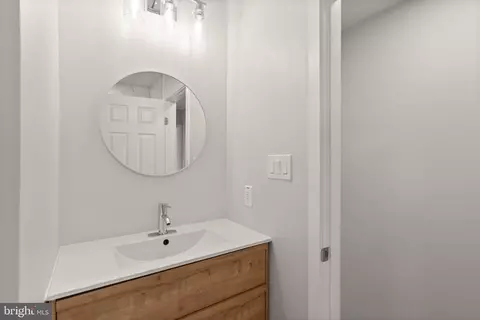 Bath - 5803 Hanover Ave, Springfield, VA 22150 photo 3 of 7