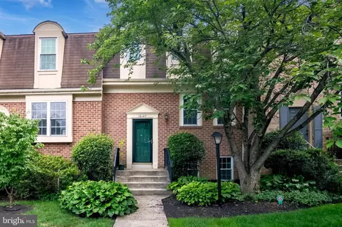 10147 Valentino Dr, Oakton, VA 22124