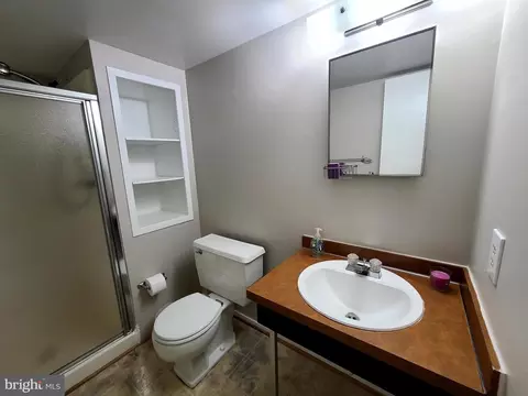 Bath - 2256 Wheelwright Ct, Reston, VA 20191 photo 4 of 4
