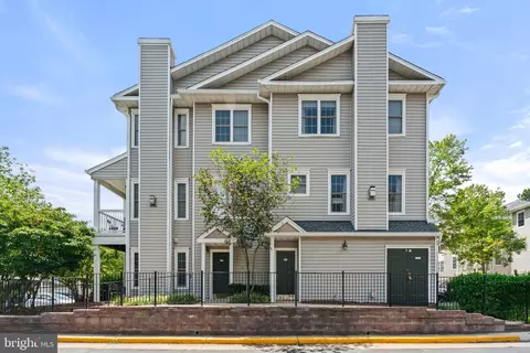 4501 Superior Sq #4501, Fairfax, VA 22033