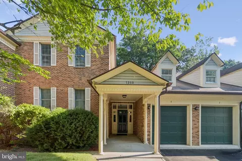 7260 Glen Hollow Ct #60/4, Annandale, VA 22003