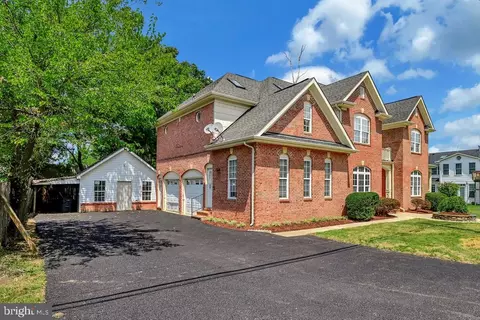 6614 Quander Rd, Alexandria, VA 22307