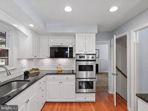 Kitchen - 6632 Reynard Dr, Springfield, VA 22152 photo 4 of 4