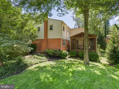 Exterior - 6632 Reynard Dr, Springfield, VA 22152 photo 6 of 8