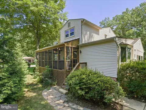Exterior - 6632 Reynard Dr, Springfield, VA 22152 photo 5 of 8