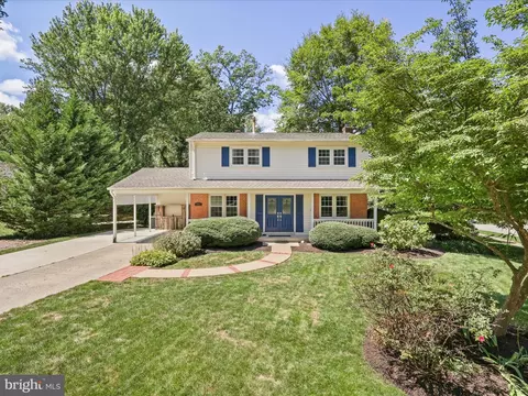 6632 Reynard Dr, Springfield, VA 22152