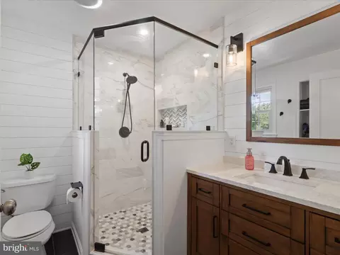 Bath - 6632 Reynard Dr, Springfield, VA 22152 photo 2 of 3