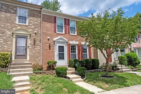 5415 New London Park Dr, Fairfax, VA 22032
