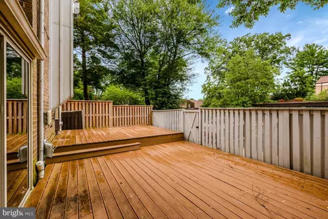 Exterior - 11408 Links Dr, Reston, VA 20190 photo 10 of 13