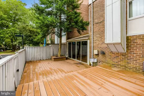 Exterior - 11408 Links Dr, Reston, VA 20190 photo 11 of 13