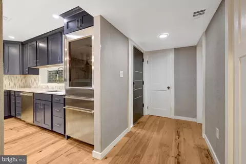 Entry Way - 11408 Links Dr, Reston, VA 20190 photo 2 of 4