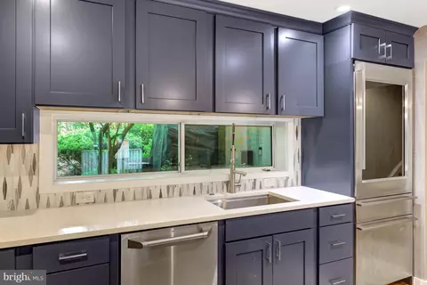 Kitchen - 11408 Links Dr, Reston, VA 20190 photo 3 of 5