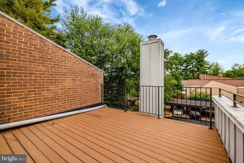 Exterior - 11408 Links Dr, Reston, VA 20190 photo 8 of 13
