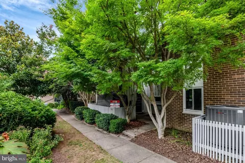 Exterior - 11408 Links Dr, Reston, VA 20190 photo 3 of 13