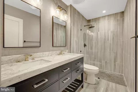 Bath - 11408 Links Dr, Reston, VA 20190 photo 2 of 5