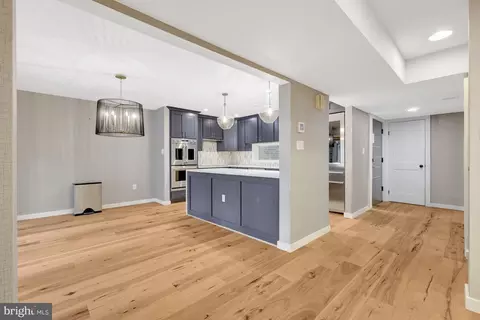 Entry Way - 11408 Links Dr, Reston, VA 20190 photo 3 of 4