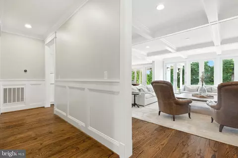 Entry Way - 8617 Dixie Pl, Mclean, VA 22102 photo 8 of 43