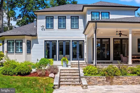 Exterior - 8617 Dixie Pl, Mclean, VA 22102 photo 7 of 19