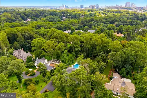 View/Area - 8617 Dixie Pl, Mclean, VA 22102 photo 2 of 2