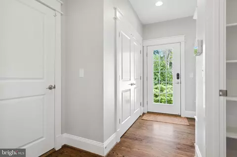 Entry Way - 8617 Dixie Pl, Mclean, VA 22102 photo 12 of 43