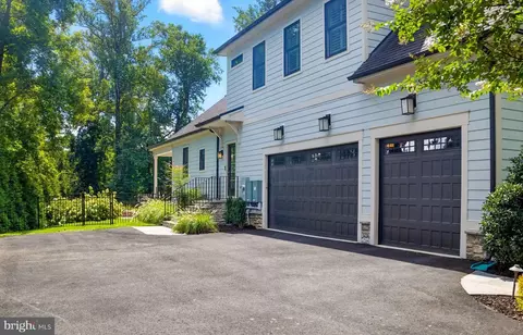 Exterior - 8617 Dixie Pl, Mclean, VA 22102 photo 14 of 19