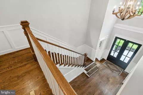 Entry Way - 8617 Dixie Pl, Mclean, VA 22102 photo 24 of 43