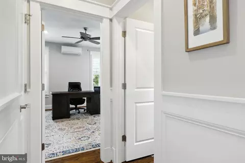 Entry Way - 8617 Dixie Pl, Mclean, VA 22102 photo 4 of 43