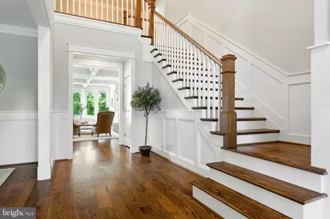 Entry Way - 8617 Dixie Pl, Mclean, VA 22102 photo 7 of 43