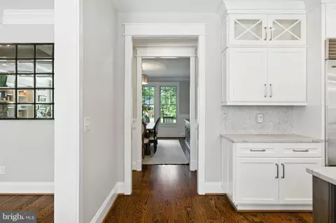 Entry Way - 8617 Dixie Pl, Mclean, VA 22102 photo 9 of 43