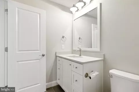 Bath - 8617 Dixie Pl, Mclean, VA 22102 photo 5 of 15