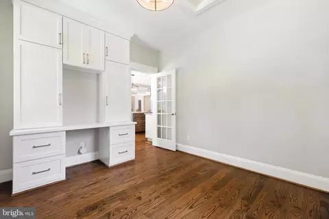 Entry Way - 8617 Dixie Pl, Mclean, VA 22102 photo 18 of 43