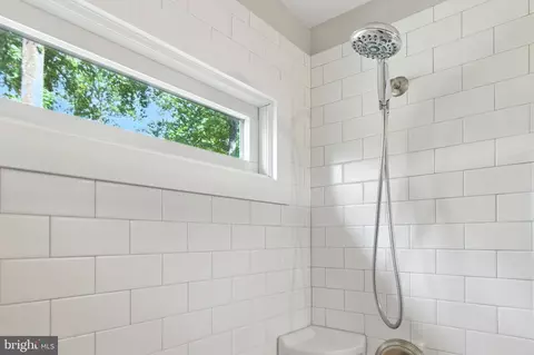 Bath - 8617 Dixie Pl, Mclean, VA 22102 photo 9 of 15