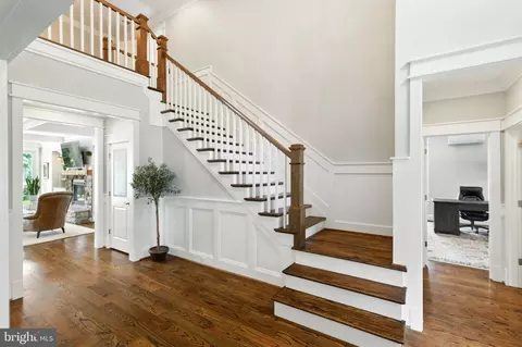 Entry Way - 8617 Dixie Pl, Mclean, VA 22102 photo 23 of 43