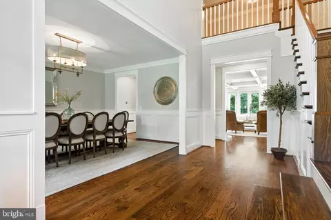 Entry Way - 8617 Dixie Pl, Mclean, VA 22102 photo 6 of 43