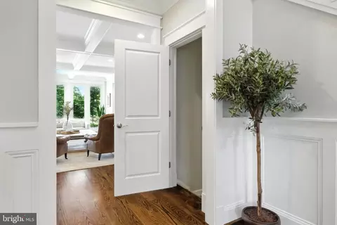 Entry Way - 8617 Dixie Pl, Mclean, VA 22102 photo 34 of 43