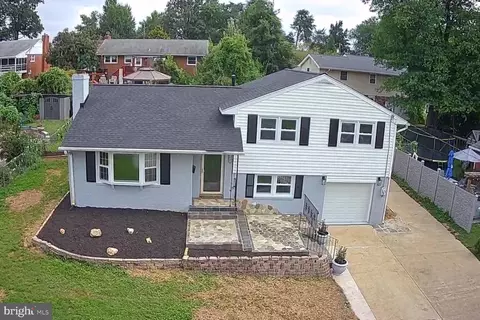 7102 Jayhawk St, Annandale, VA 22003