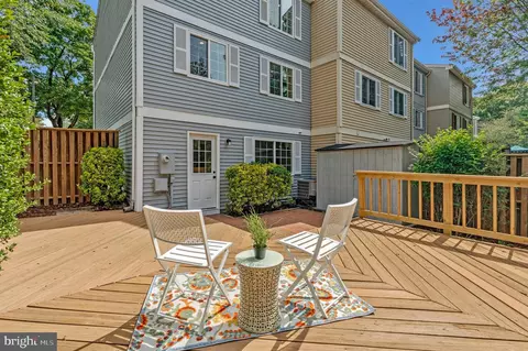 Exterior - 1628 Barnstead Dr, Reston, VA 20194 photo 3 of 7