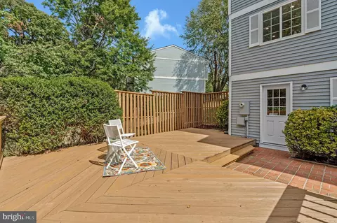 Exterior - 1628 Barnstead Dr, Reston, VA 20194 photo 5 of 7