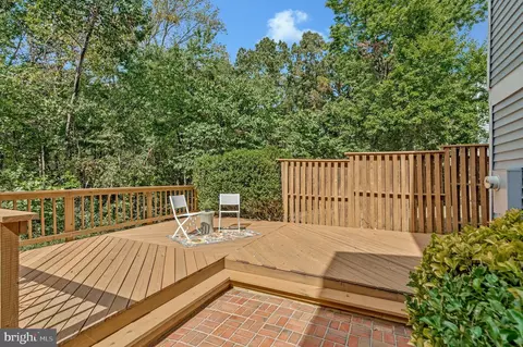 Exterior - 1628 Barnstead Dr, Reston, VA 20194 photo 6 of 7