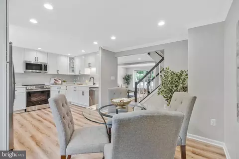 Dining - 1628 Barnstead Dr, Reston, VA 20194 photo 2 of 3