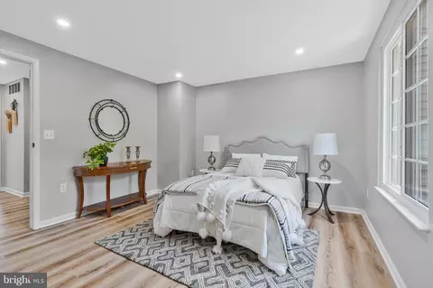Bedroom - 1628 Barnstead Dr, Reston, VA 20194 photo 1 of 6