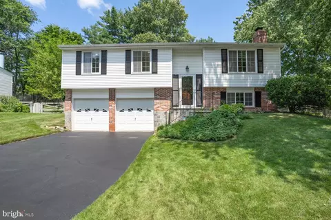 12793 Bradwell Rd, Herndon, VA 20171