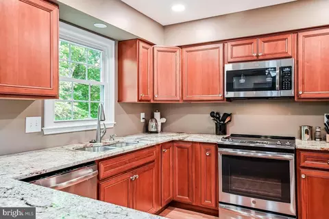 6800 Wild Rose Ct, Springfield, VA 22152 photo 15